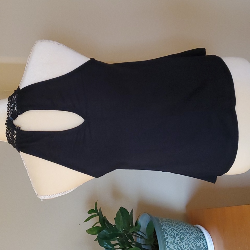 Halter Top - Picture 3 of 7